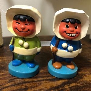 Vintage Inuit People Salt And Pepper Shakers Blue And Green Rare